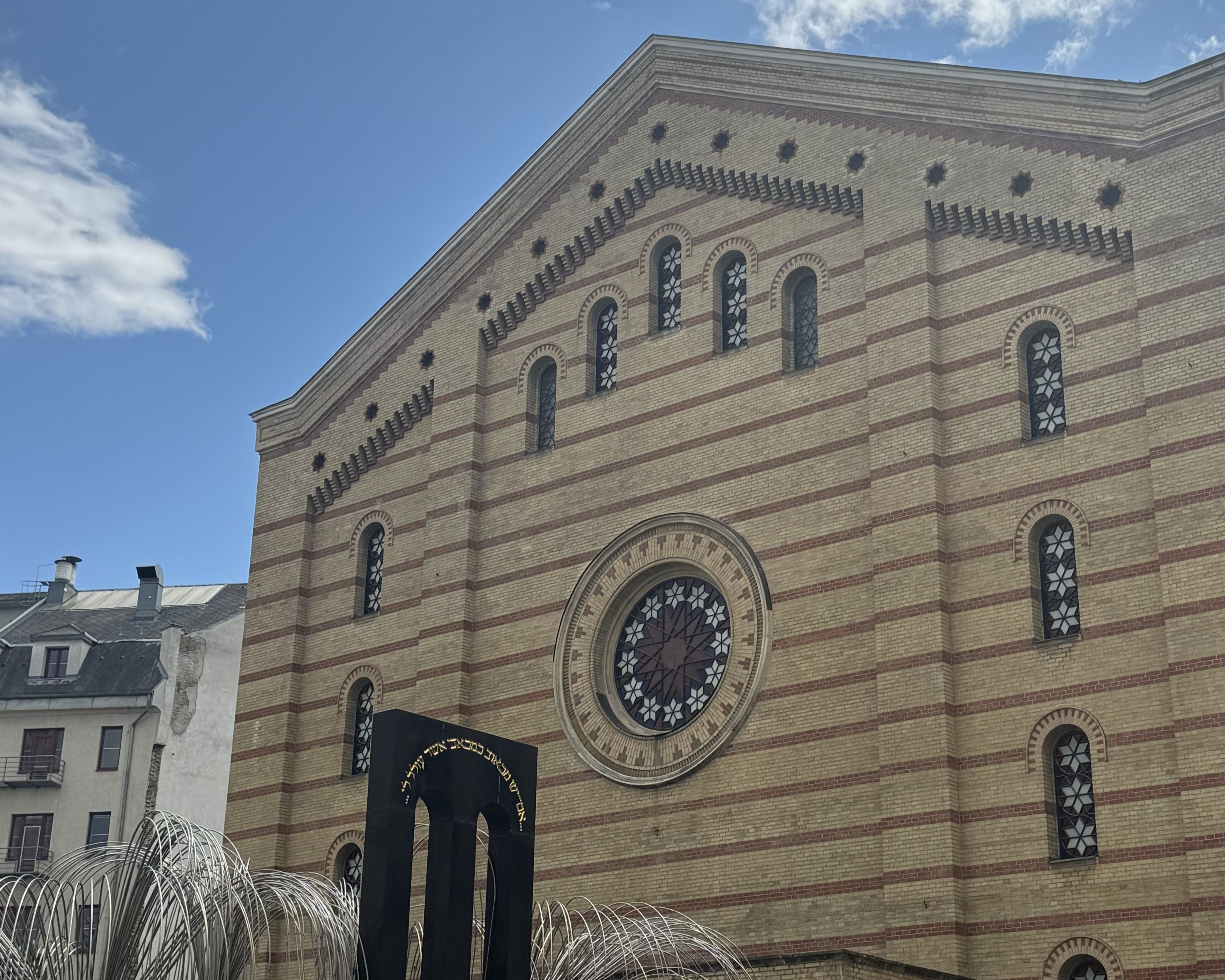 Boedapest – Grote Synagoge aan de Dohánystraat met het Holocaustmonument