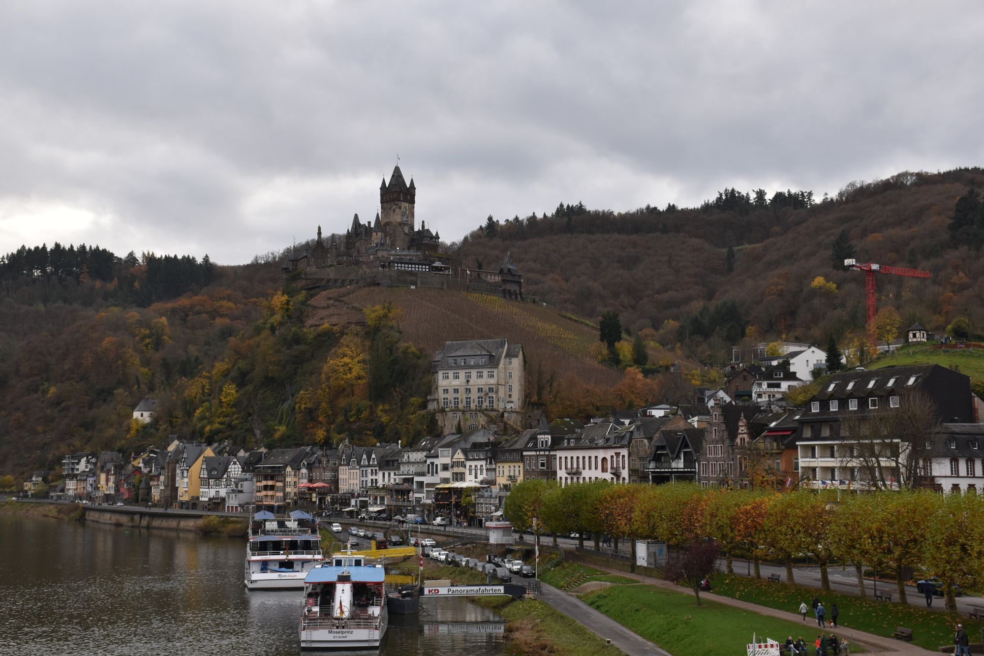 Cochem aan de Moezel met de Reichsburg boven de stad