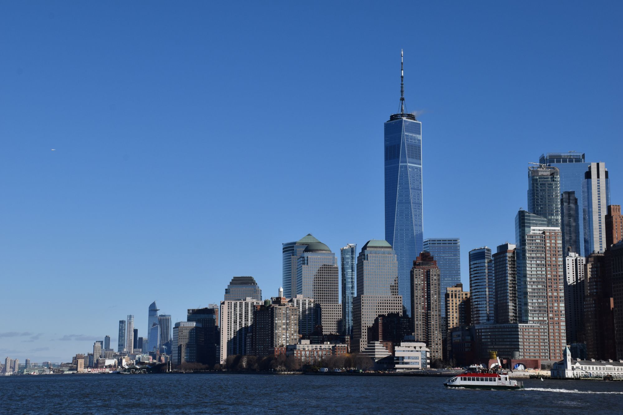 New York – skyline van Manhattan met One World Trade Center