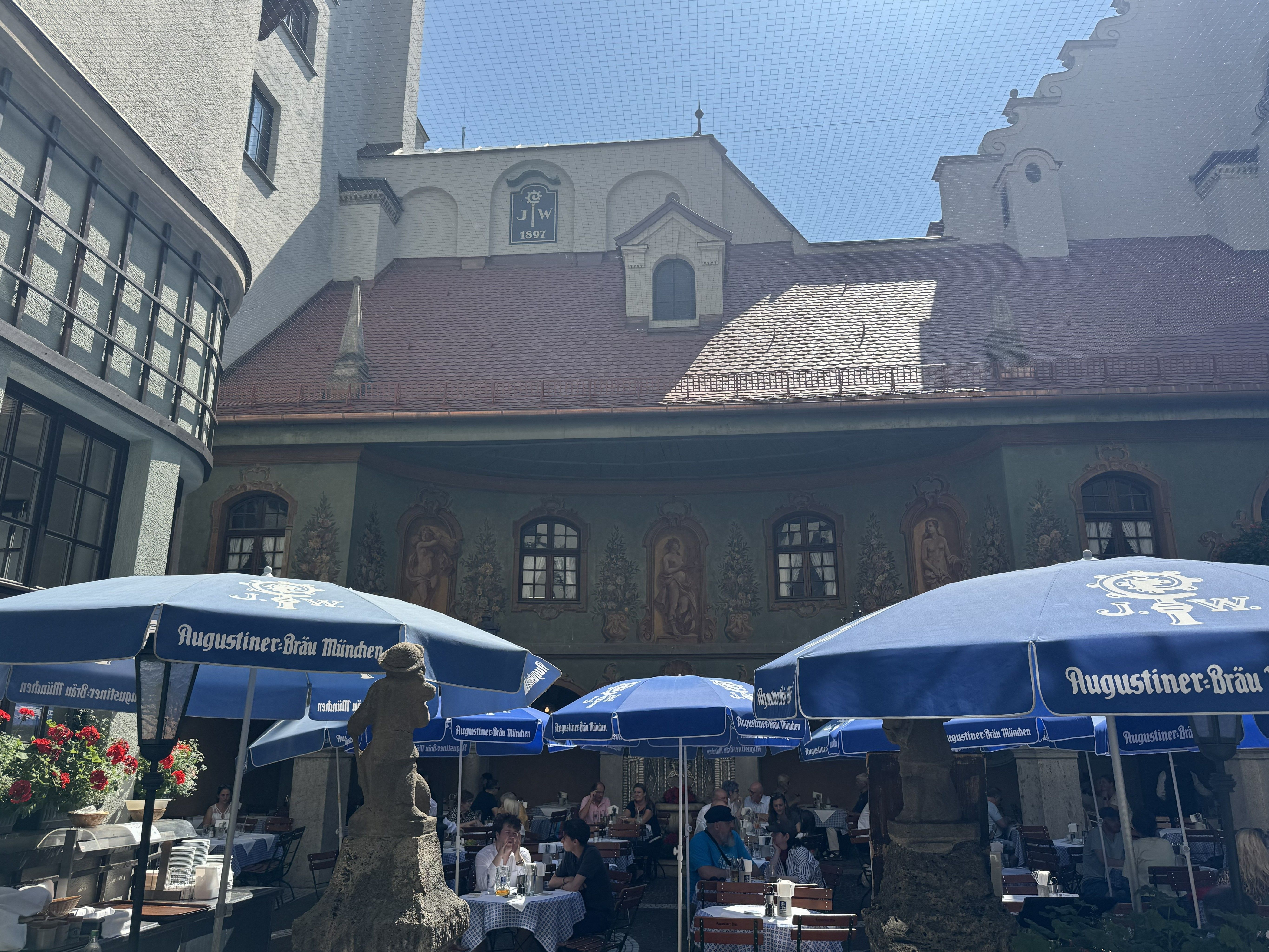 Binnentuin van Augustiner biergarten in München