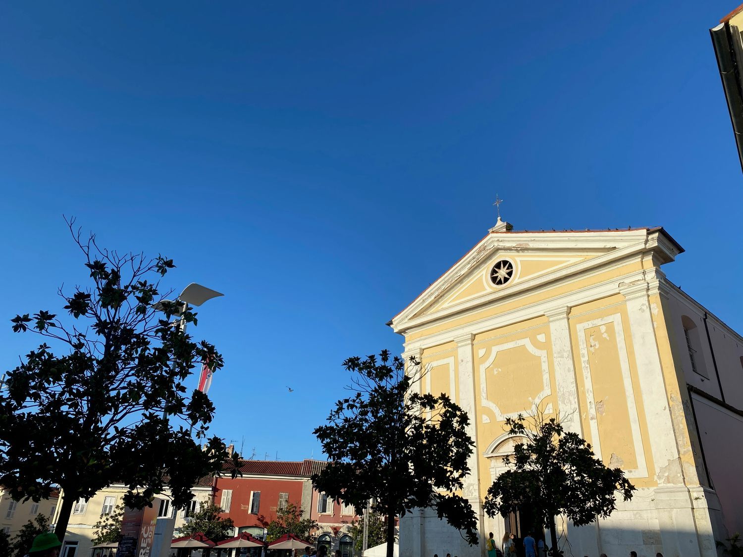 porec – kerk op plein in oude stad – kroatie