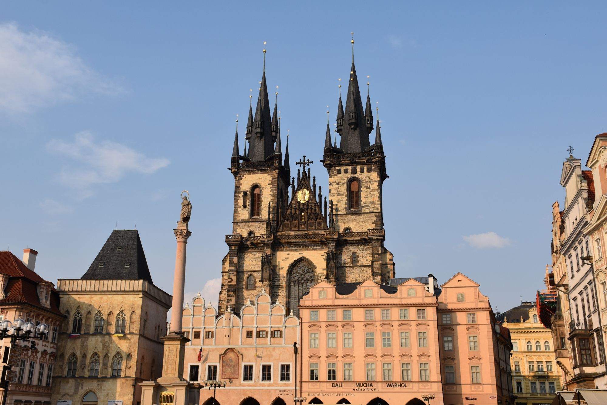 Týnkerk aan het Oude Stadsplein in Praag