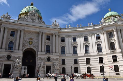 wenen – hofburg bij spaanse rijschool – centrum