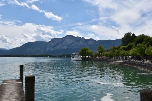 mondsee – promenade aan het meer – oostenrijk